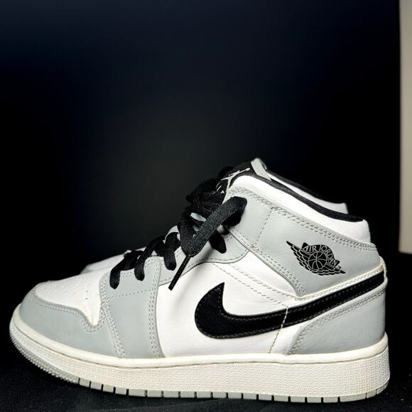 Nike Air Jordan 1 Mid GS Light Smoke Grey Men's Shoes - Size 5.5 - Picture 8 of 8